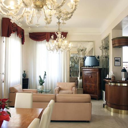 C-Hotels De Rose Palace Florence Exterior photo