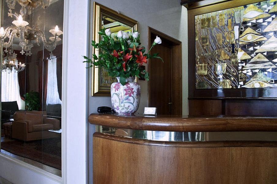 C-Hotels De Rose Palace Florence Exterior photo