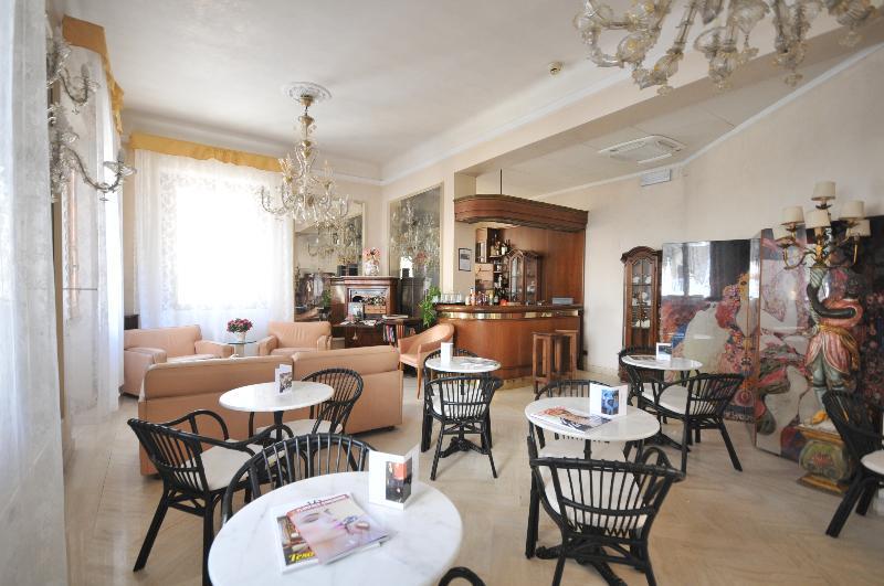 C-Hotels De Rose Palace Florence Exterior photo