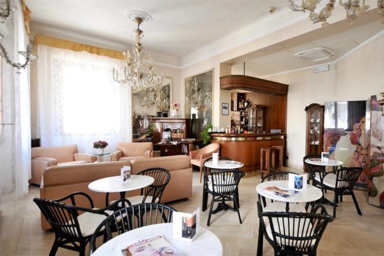 C-Hotels De Rose Palace Florence Exterior photo