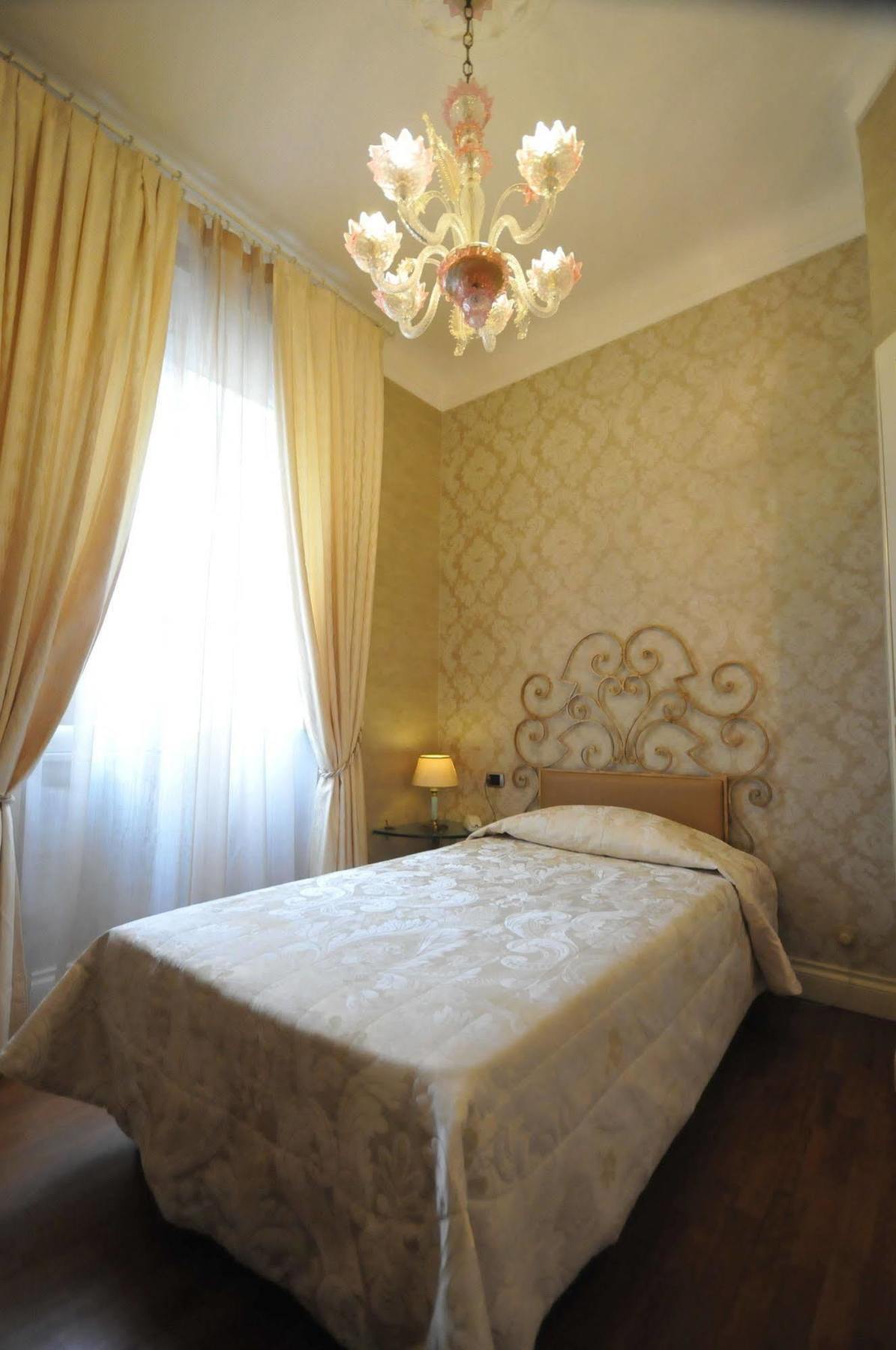 C-Hotels De Rose Palace Florence Exterior photo