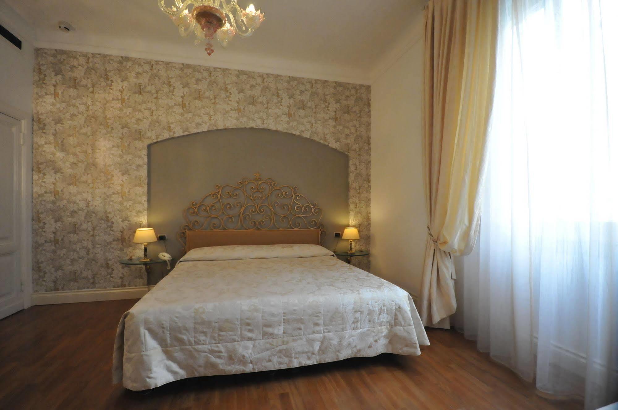 C-Hotels De Rose Palace Florence Exterior photo