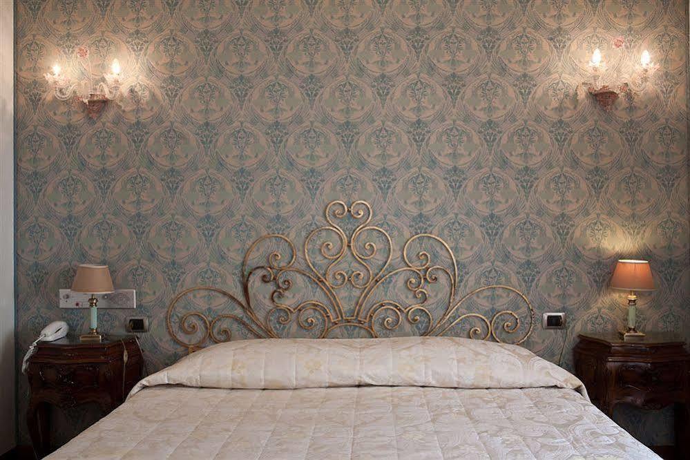 C-Hotels De Rose Palace Florence Exterior photo